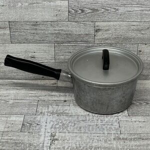 Vintage Wear-Ever 721 1/2 Cast Aluminum 1.5‎ Qt Sauce Pan with Lid